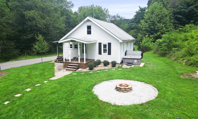South Bloomingville Cabin | Shorty's Place | Hocking Hills