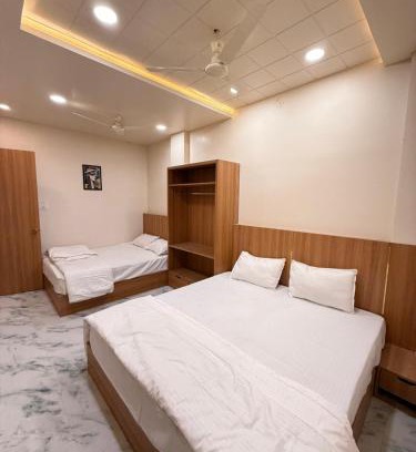 Ujjain Hotel | Shree Nikunj Palace