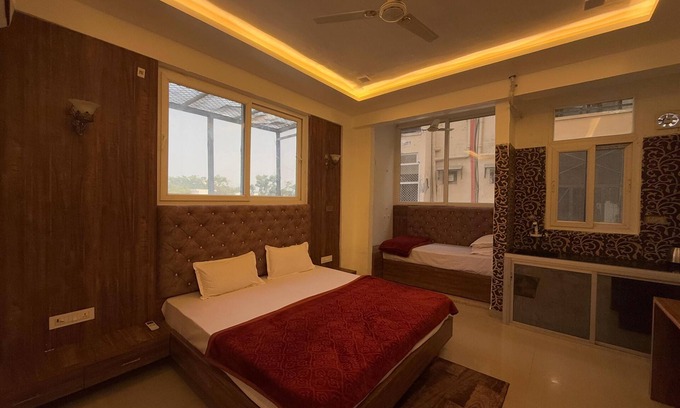 Vrindavan Hotel | Shree Radha Residency-near ISKCON Temple