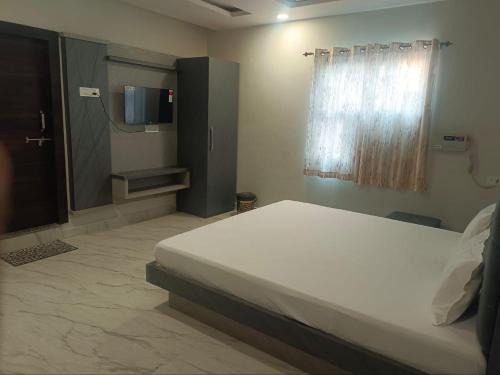 Datia Hotel | Shree Radhe Palace