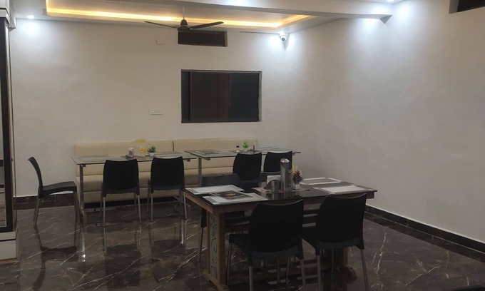 Jabalpur Hotel | SHREE SIDDHI VINAYAK HOTEL & RESTAURANT