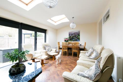 Shrewsbury House | Shrewsbury Cottage