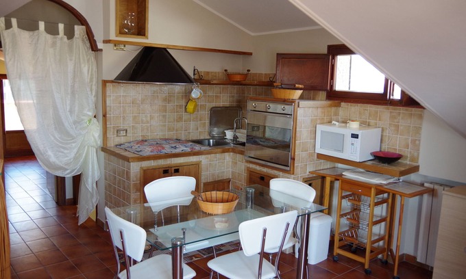 Pineto Apartment | Shs Mansarda, Bellissima Mansarda Small and welcoming