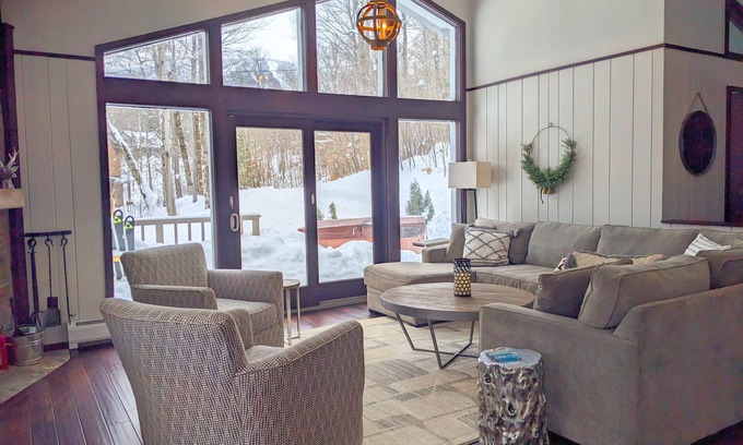 Stratton Mountain Ski Chalet | Shuttle to Village/lifts! .5 miles to base! Cozy Chalet!