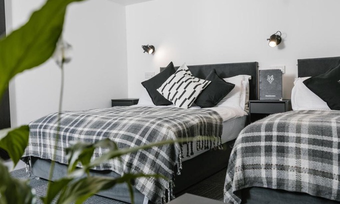 Central Aberdeen Hotel | Siberia Bar & Hotel