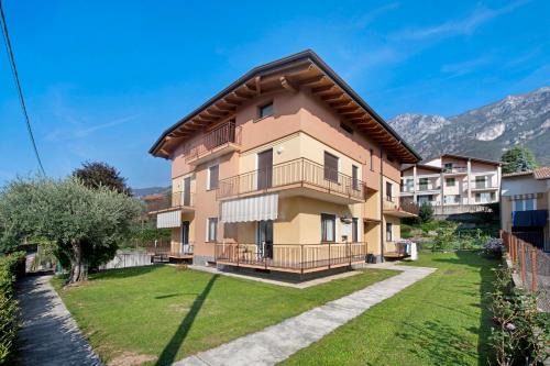 Lierna Apartment | Sibi Apartment