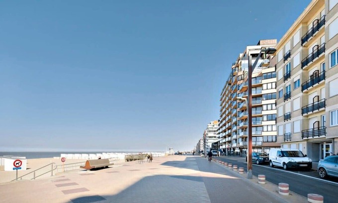 Knokke Apartment | Side Sea View Apartment & 2 Free Bikes - Huswell