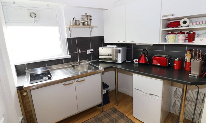 Ystradgynlais Cottage | SIED YR ARDD, pet friendly, country holiday cottage in Ystradgynlais