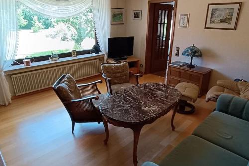 Velbert Apartment | Siedlungshaus im Grünen