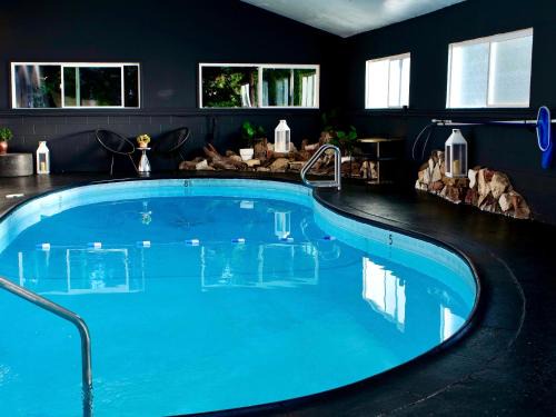 The Village Hotel | Sierra Blue Hotel & Swim Club