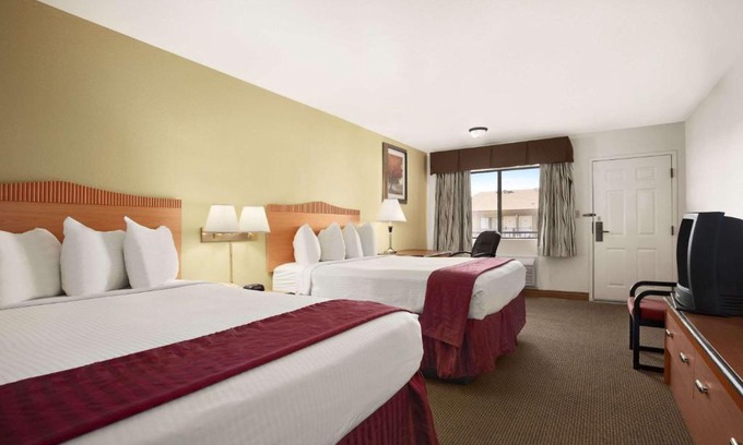 Sierra Vista Hotel | Sierra Inn