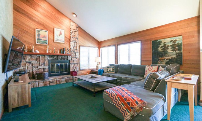 Mammoth Lakes Apartment | Sierra Megeve #8 Condo