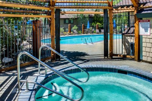 Lake Forest Apartment | Sierra Sky
