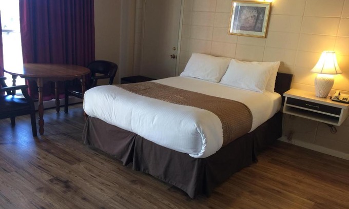 Olds Hotel | Siesta Motel