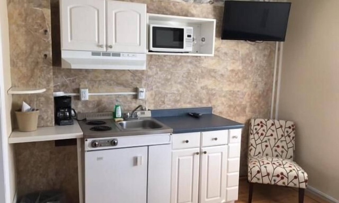North End Hotel | Sifting Sands Motel