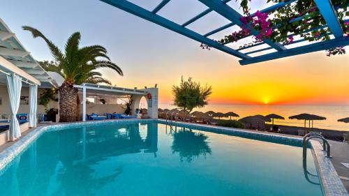 Kamari Hotel | Sigalas Beach Hotel