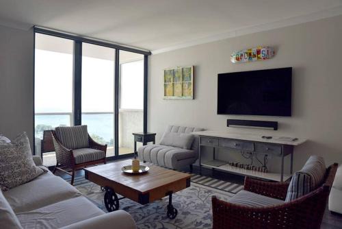 Coconut Grove House | Sight Of Sail Boats! Tranquil 115 Coconut Grove