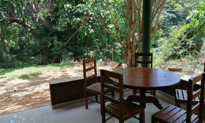 Udawalawa House | Silent Bungalow River Side