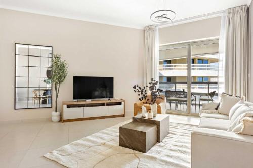 Saadiyat Cultural District Apartment | Silkhaus Ajwan Tower 1BR with Maid room in Saadiyat Island