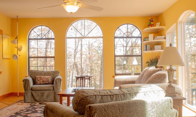 Shirley House | Sills Cove Lodge on Greers Ferry Lake! Plenty of parking, boat launch and view!