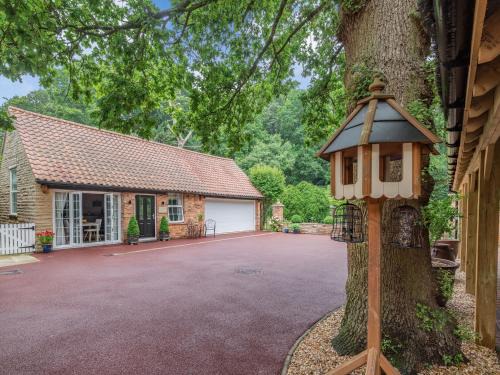 Louth House | Silvadale Cottage