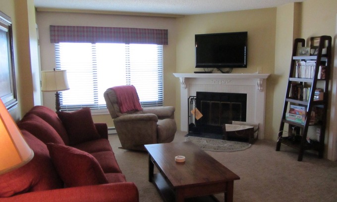 Snowshoe Condo | SILVER CREEK, 2 Bedroom, Ski-in Ski-Out, Great Family Condo