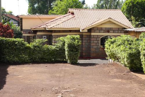 Kerugoya House | silver garden
