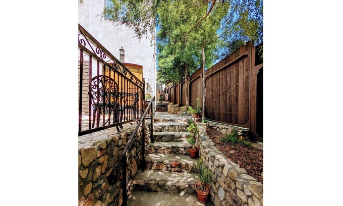 Silver Lake Apartment | Silver Lake Studio Suites with Rooftop Terrace
