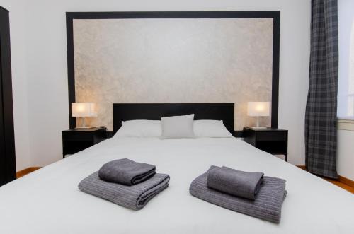 Varesine House | Silver Room