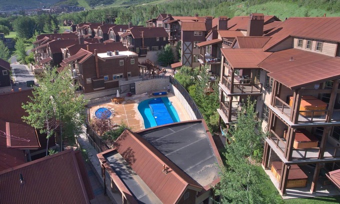 North Park City Ski Chalet | Silver Star Vista by Casago