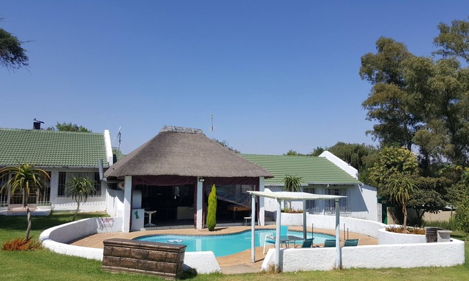 Greater Johannesburg Metropolitan Area House | Simbasun Royal Village and Spa