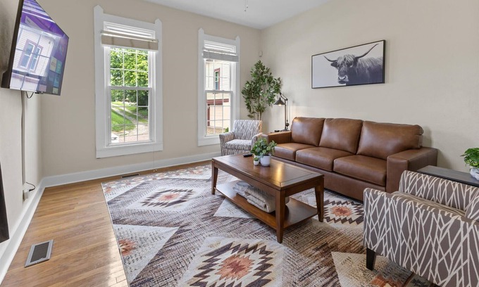 Holy Cross House | Simple Comfort | 1 Bed, 1 Bath Near Downtown Indy