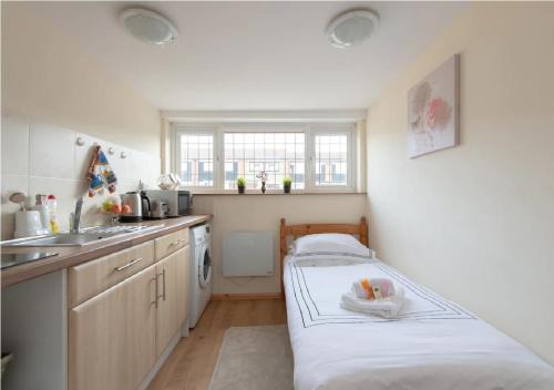 Heaton Apartment | Simple Private Studio