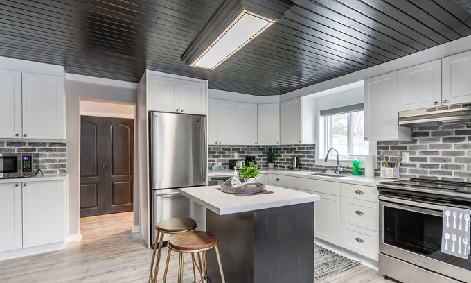 Watertown Apartment | Simply Comfort. Stylish Hamilton House 3Br HOT TUB