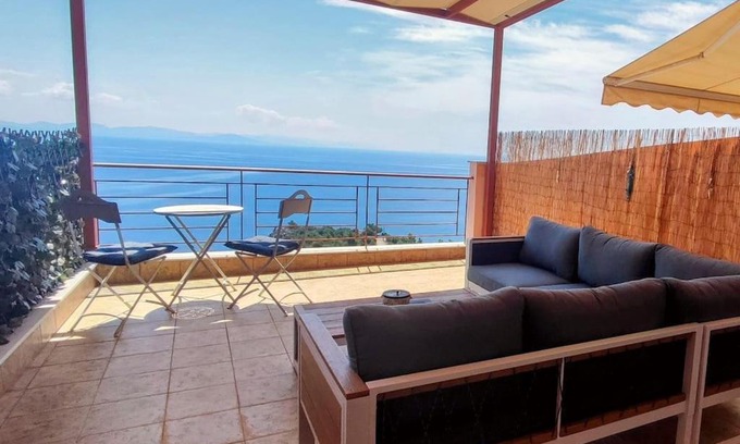 Mavrovouni Apartment | Simply Meraki Gytheian apt with Panoramic Sea View