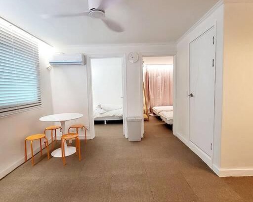 Sinchon-dong Apartment | Sinchon Station Line 2 Exit 3 and 4 min three-room hongdae
