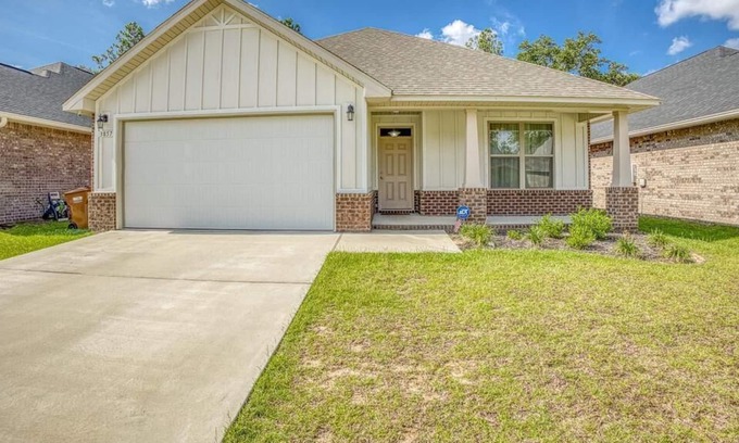 Milton House | Single Family Home in quiet neighborhood