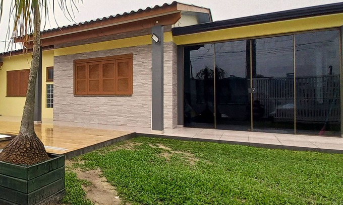 Capao da Canoa House | Single House On The Patio With Four Bedrooms In Capão Da Canoa