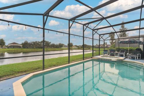 Four Corners House | Single-Level Home w Heated Pool & 9MI to Disney