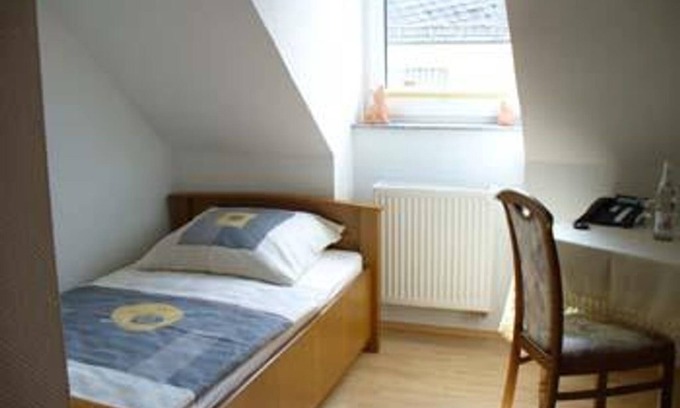 Hillesheim Bed & Breakfast | Single Room Shower/WC (NR) - Gästehaus Kloep