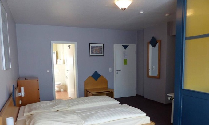 Roetgen House | Single Room Shower / WC - Hotel Am Eifelsteig