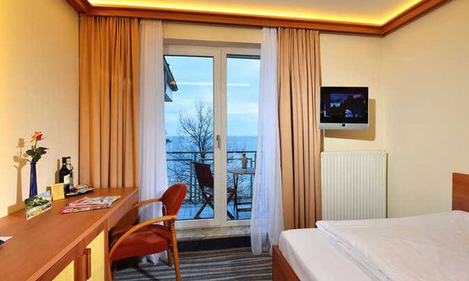 Koelpinsee House | Single Room with Balcony to Kölpinsee - Strandhotel Seerose Kölpinsee