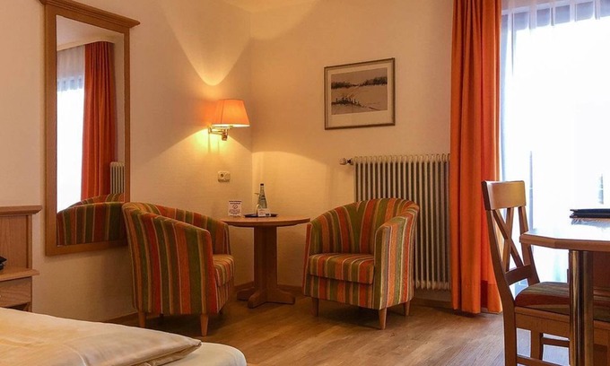 Oberammergau House | Single Room with Shower - Parkhotel Sonnenhof