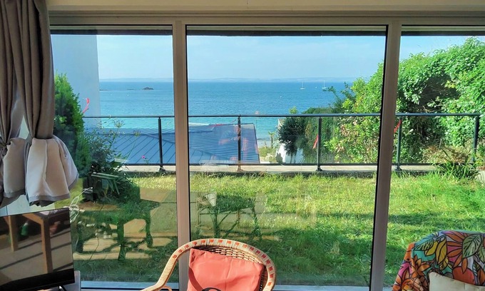 Treboul House | Single-storey house with sea view, 2 stars, with garden, pedestrian walkway, parking