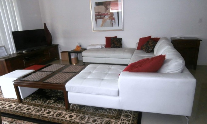 Glenelg North House | Single Storey Luxury Home Great Quiet Location 1.3 kms walk to Jetty Rd Shopping