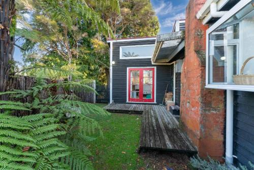 Turangi House | Singlee - Turangi Holiday Home