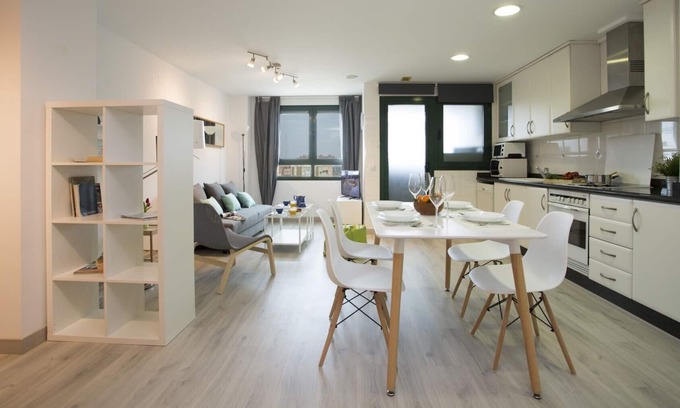 Penya-roja Apartment | Singular Stays Alameda I