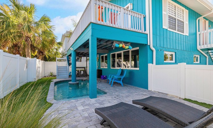 Ilexhurst House | Sirena Del Mar | Newly Remodeled, Steps to Beach & Private Pool