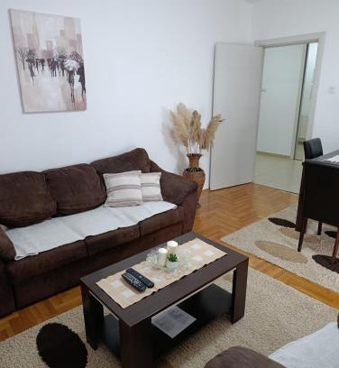 Sremska Mitrovica Apartment | Sirmijum Hause II