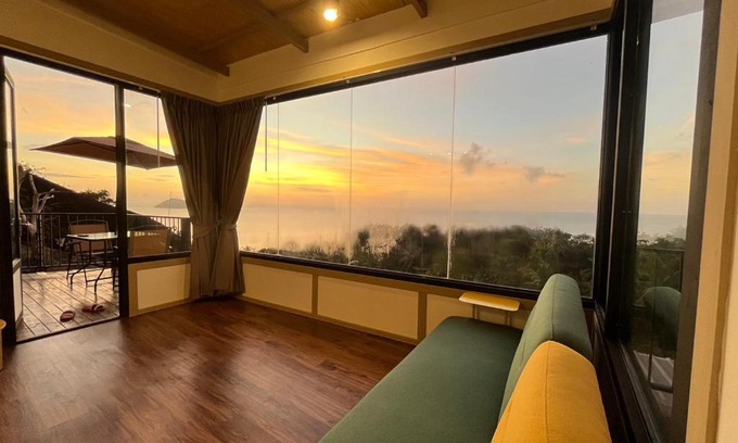 Haad Pleayleam Villa | Sis and Sea Residence